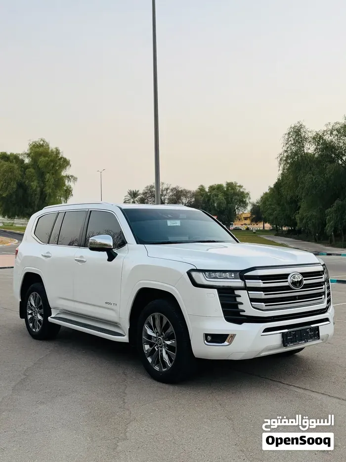 Toyota Land Cruiser 2023 photo 2