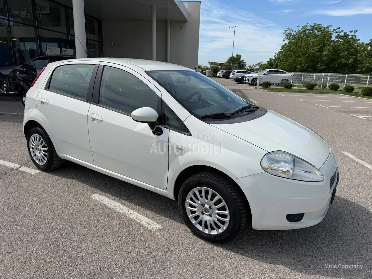 Fiat Punto 2009 photo 4