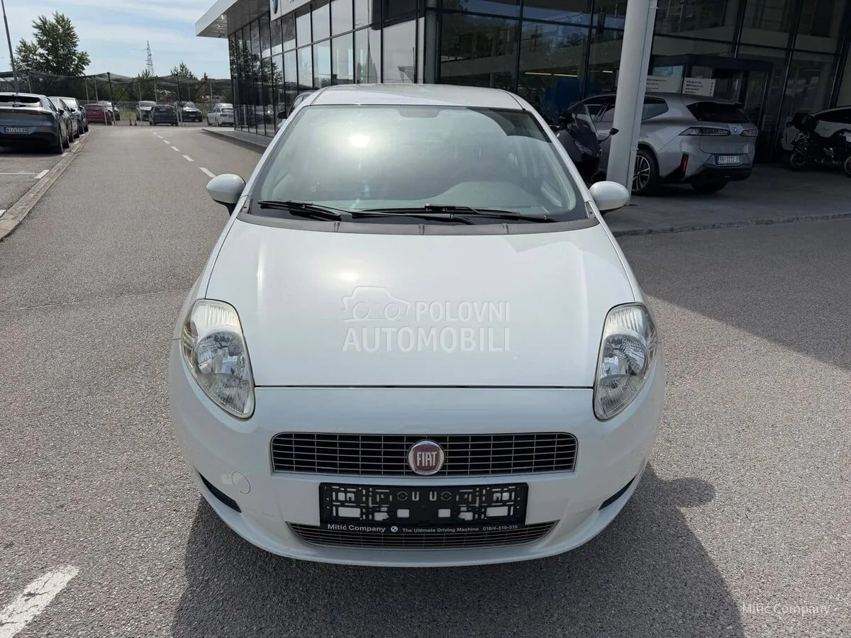 Fiat Punto 2009 photo 2