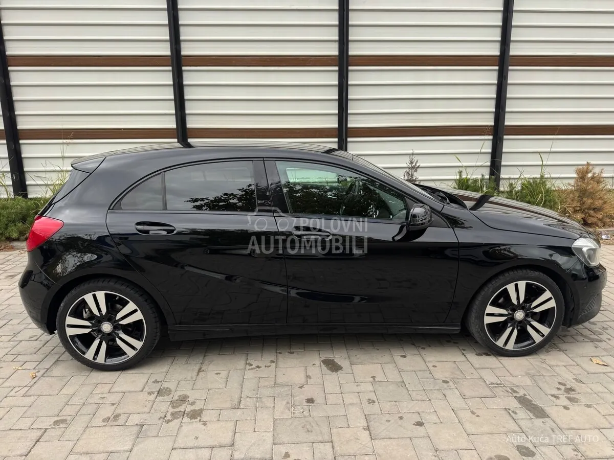 Mercedes-Benz A 200 2014 photo 4