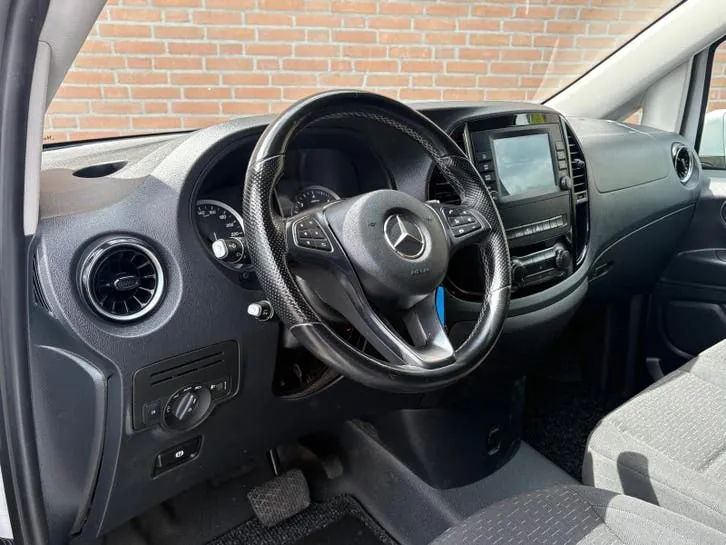 Mercedes-Benz Vito 2022 photo 2