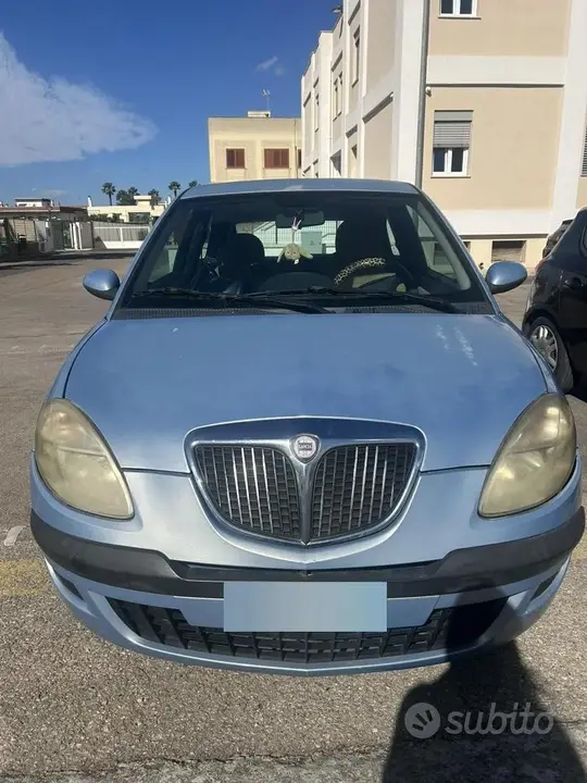 Lancia Ypsilon