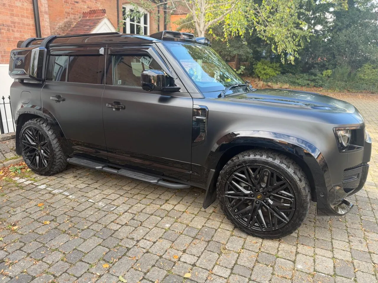 Land Rover Defender 110