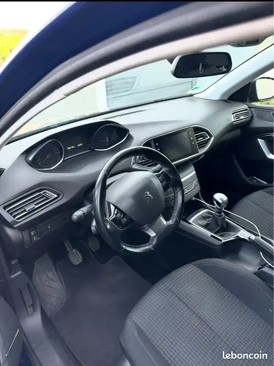 Peugeot 308 2018 photo 3