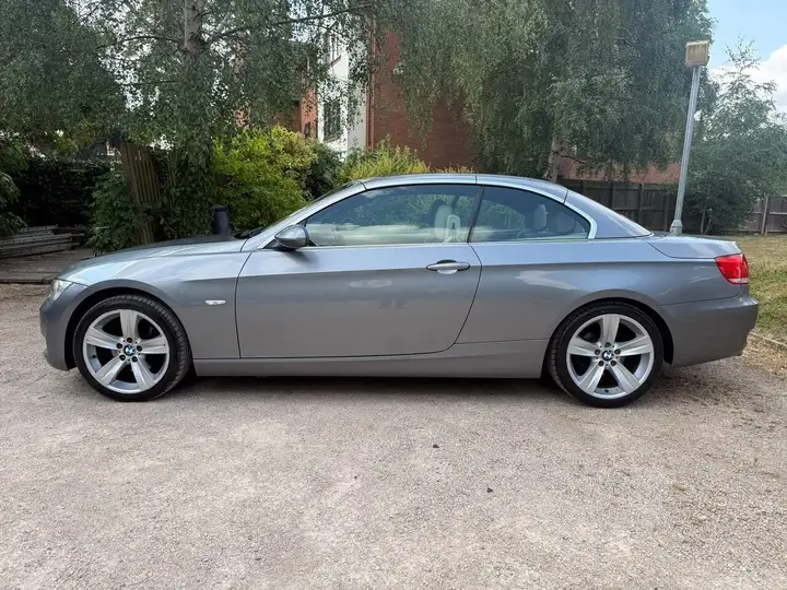 BMW 3 Series 2009 photo 5