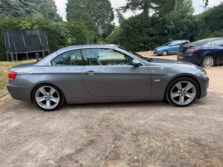 BMW 3 Series 2009 photo 4
