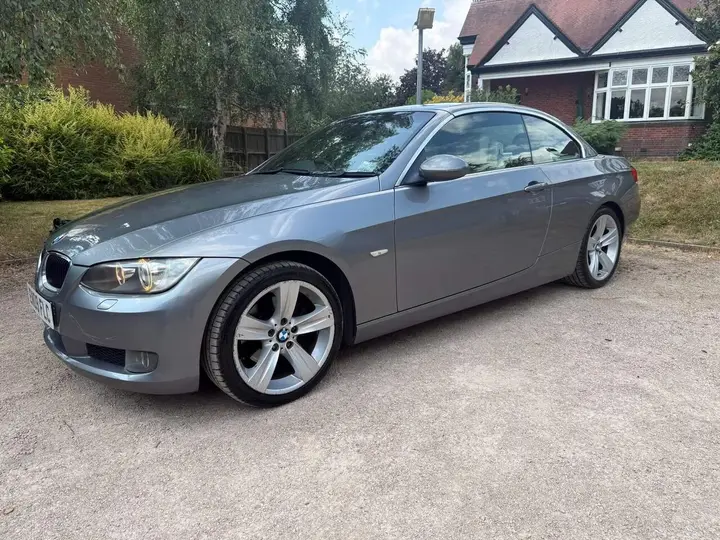 BMW 3 Series 2009 photo 2