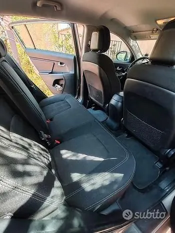 Kia Sportage 2011 photo 2