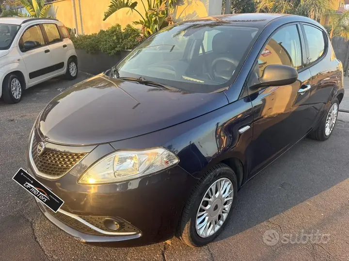 Lancia Ypsilon 2016 photo 2