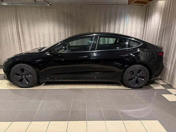 Tesla Model 3 2023 photo 3