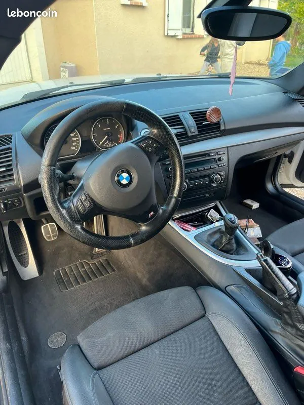 BMW 1 Series 2011 photo 2