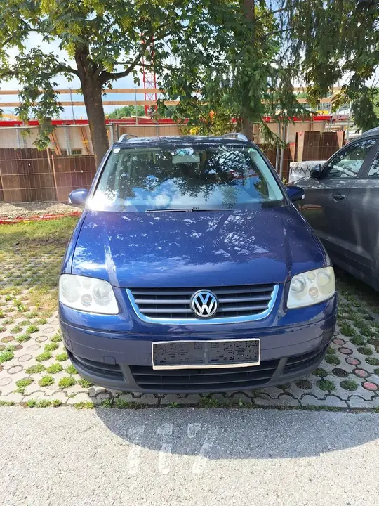Volkswagen Touran 2005 photo 2