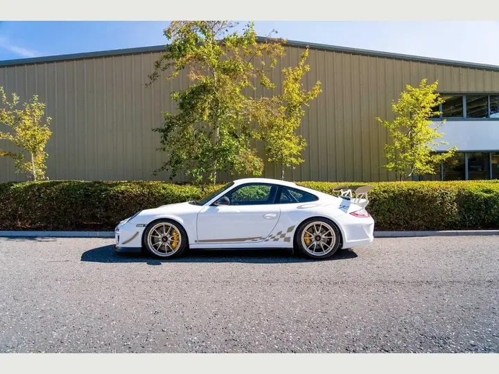 Porsche 911 2011 photo 2