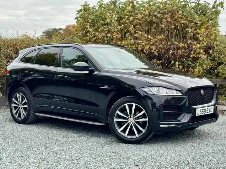 Jaguar F-Pace 2018 photo 2
