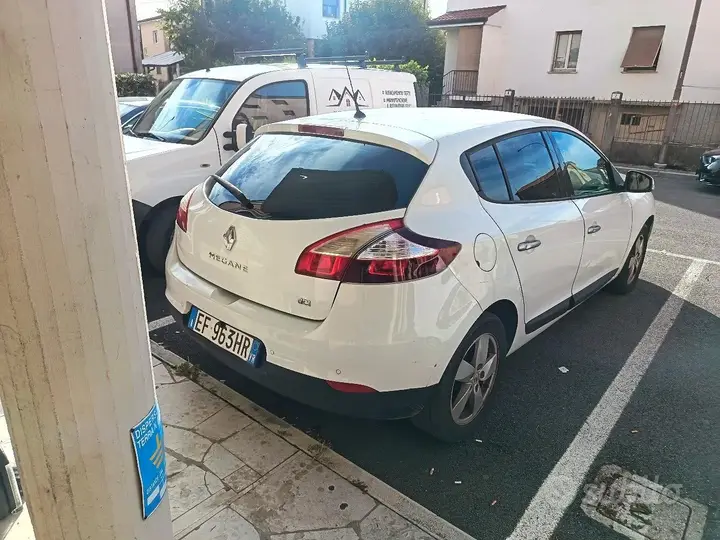Renault Megane 2010 photo 3