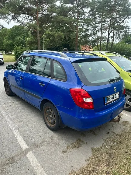 Skoda Fabia 2009 photo 2