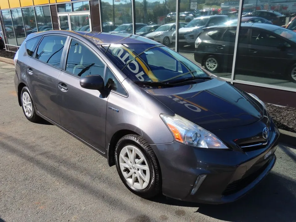 Toyota Prius V
