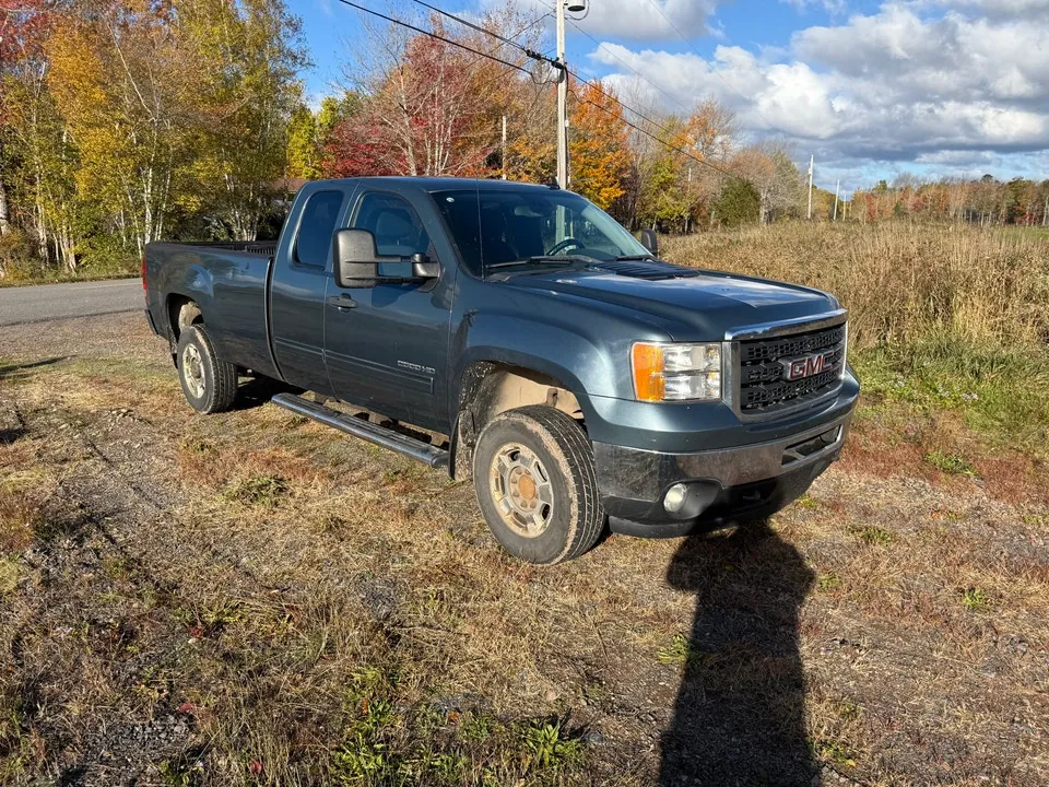 GMC Sierra 2500 2011 photo 3