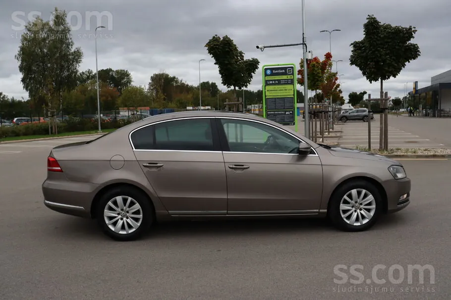 Volkswagen Passat 2011 photo 4