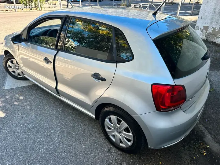 Volkswagen Polo 2010 photo 2