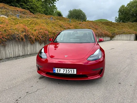 Tesla Model 3 2023 photo 3