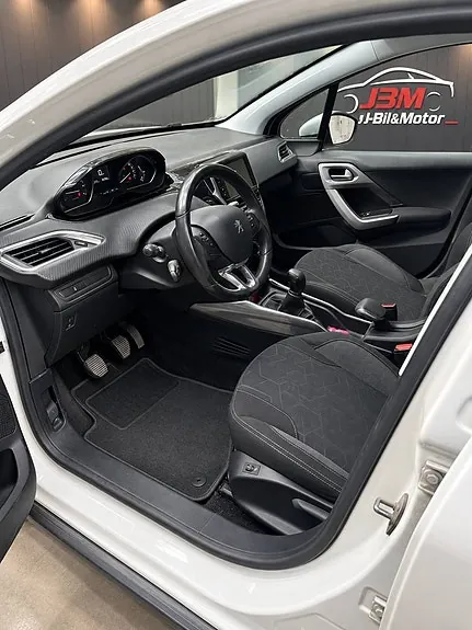Peugeot 2008 2016 photo 5