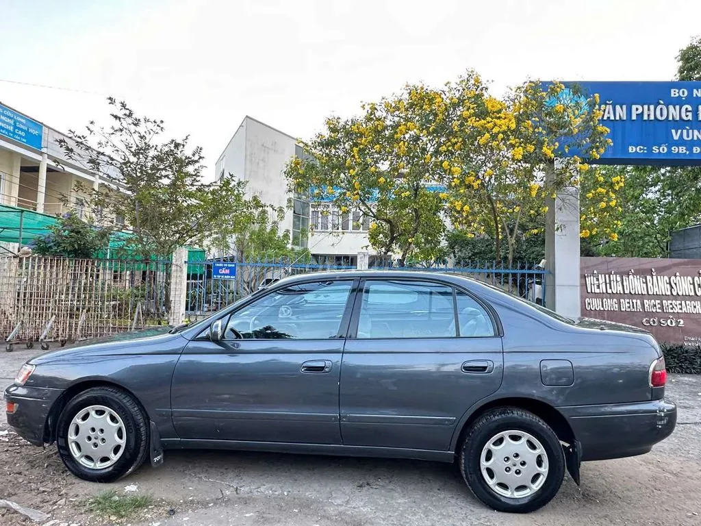 Toyota Corona 1992 photo 2