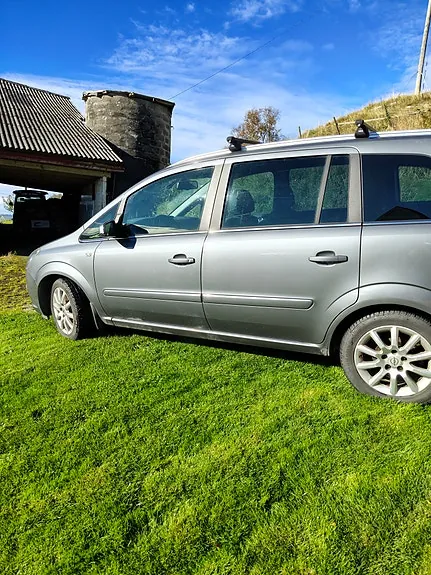 Opel Zafira 2007 photo 2
