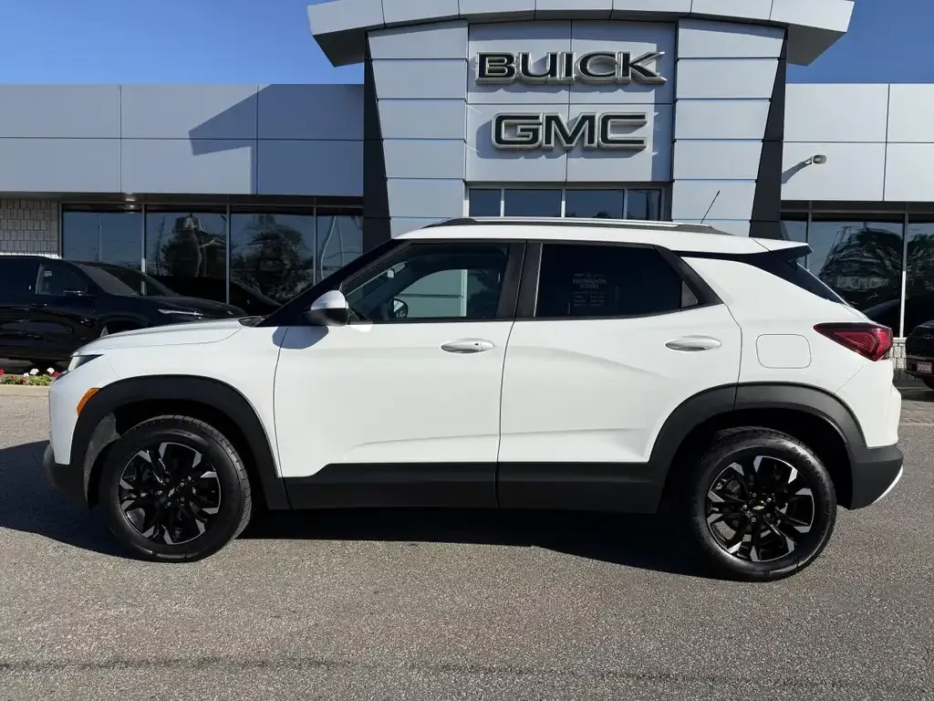 Chevrolet Trailblazer 2021 photo 2