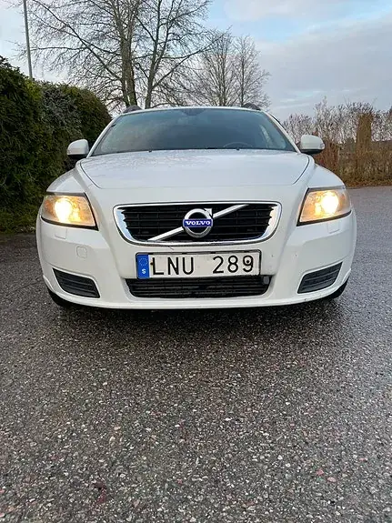 Volvo V50 2011 photo 5