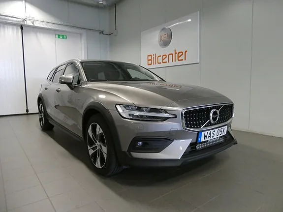 Volvo V60 Cross Country 2022 photo 4