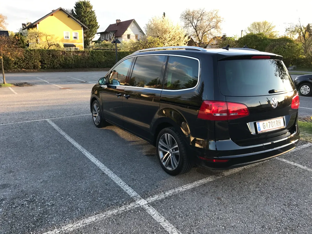 Volkswagen Sharan 2011 photo 2