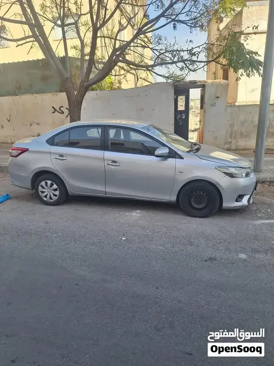 Toyota Yaris 2014 photo 2