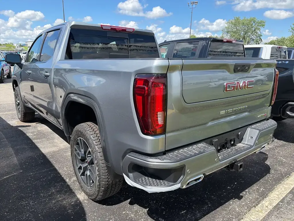 GMC Sierra 1500 2026 photo 2