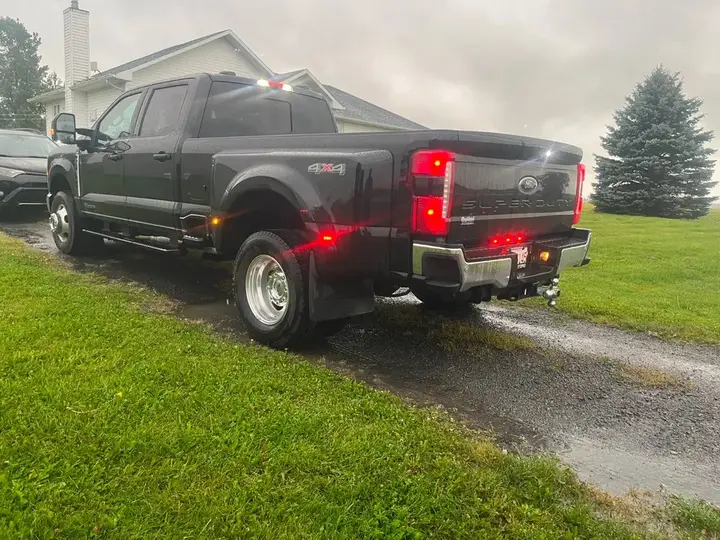 Ford F350 2026 photo 2