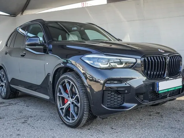 BMW X5 2023 photo 2