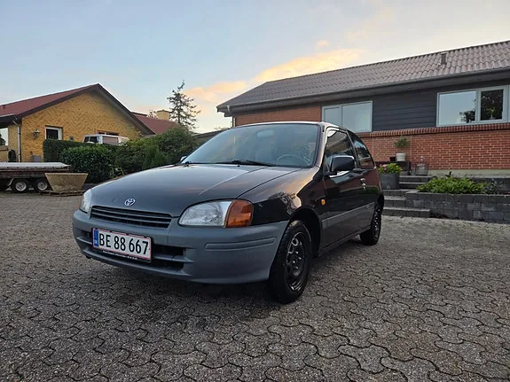 Toyota Starlet 1999 photo 2