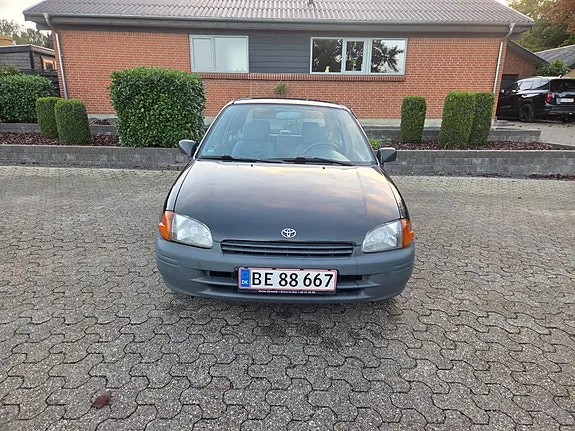 Toyota Starlet 1999 photo 3