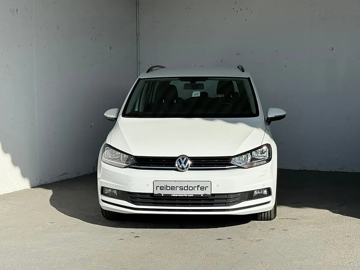 Volkswagen Touran 2018 photo 2