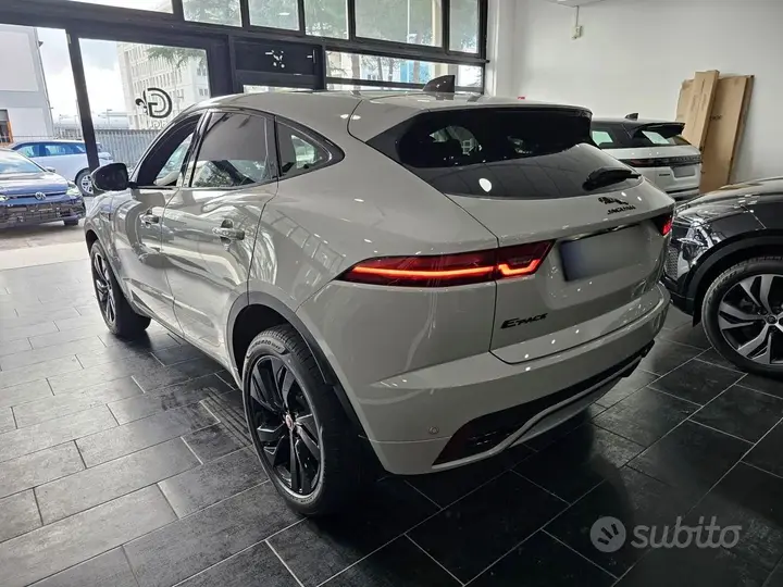 Jaguar E-Pace 2023 photo 5