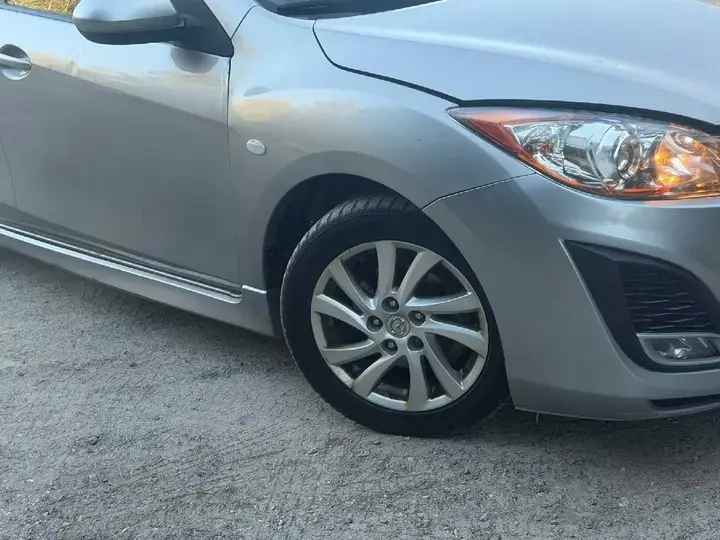 Mazda Mazda3 Sport 2012 photo 3