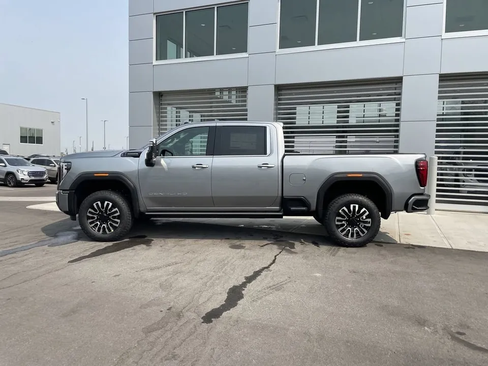 GMC Sierra 3500Hd 2026 photo 5