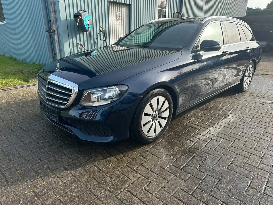 Mercedes-Benz E 200 D