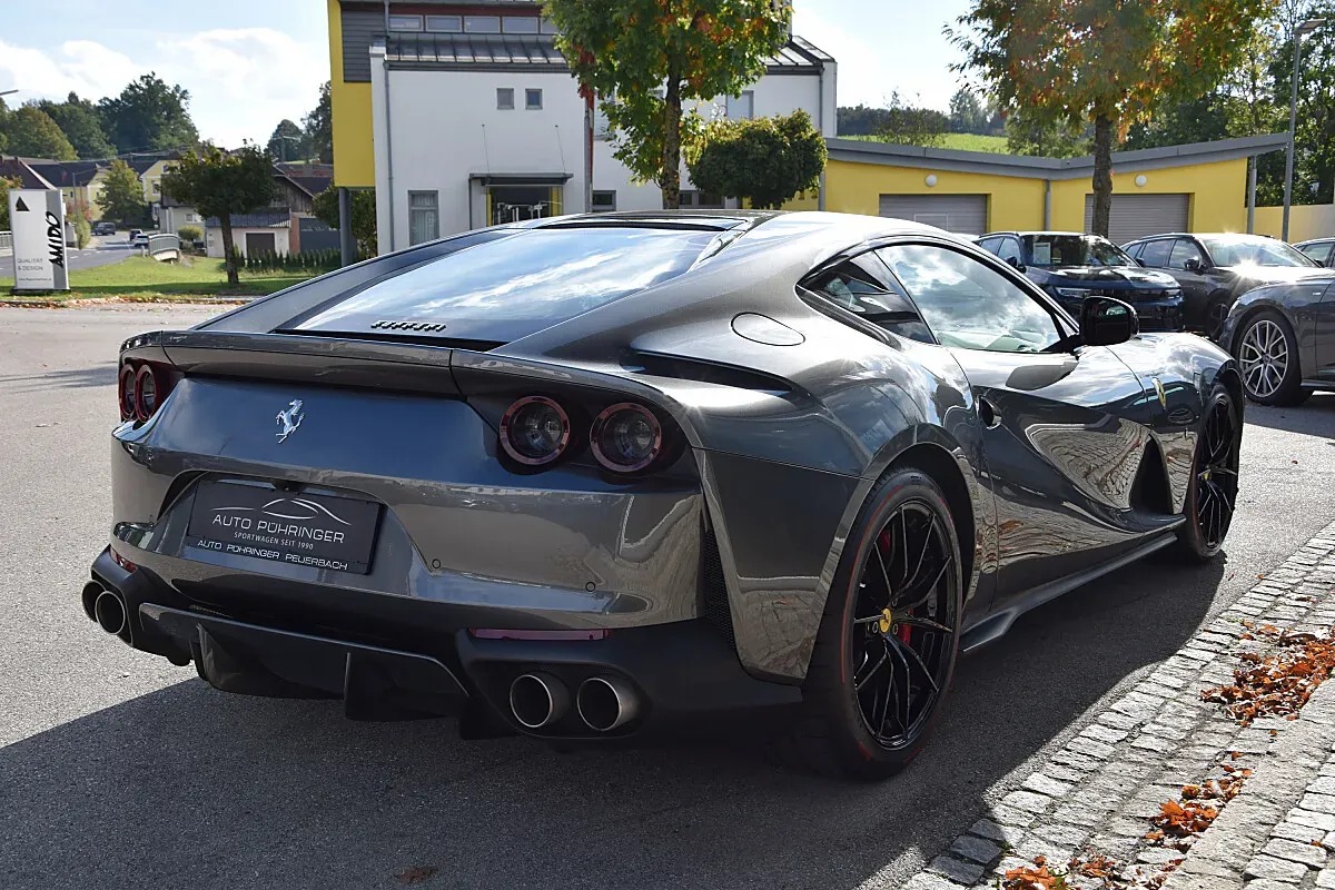 Ferrari 812 Superfast 2018 photo 3