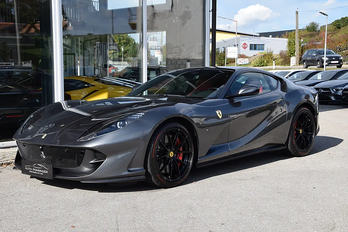 Ferrari 812 Superfast 2018 photo 2