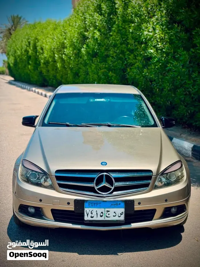 Mercedes-Benz C-Class 2010 photo 2
