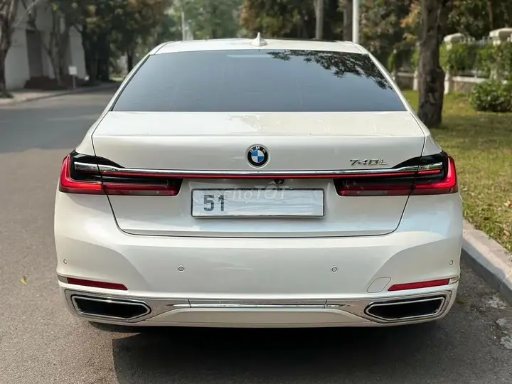 BMW 7 Series 2020 photo 2