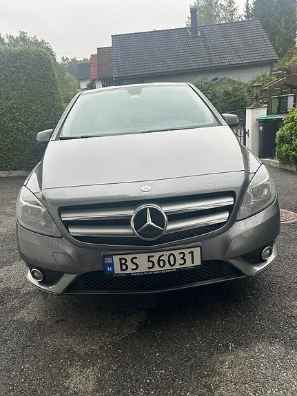Mercedes-Benz B180 2012 photo 2
