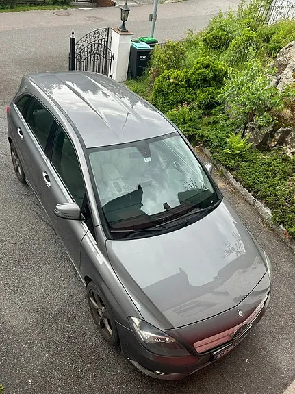 Mercedes-Benz B180 2012 photo 4