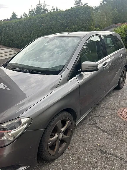 Mercedes-Benz B180 2012 photo 5